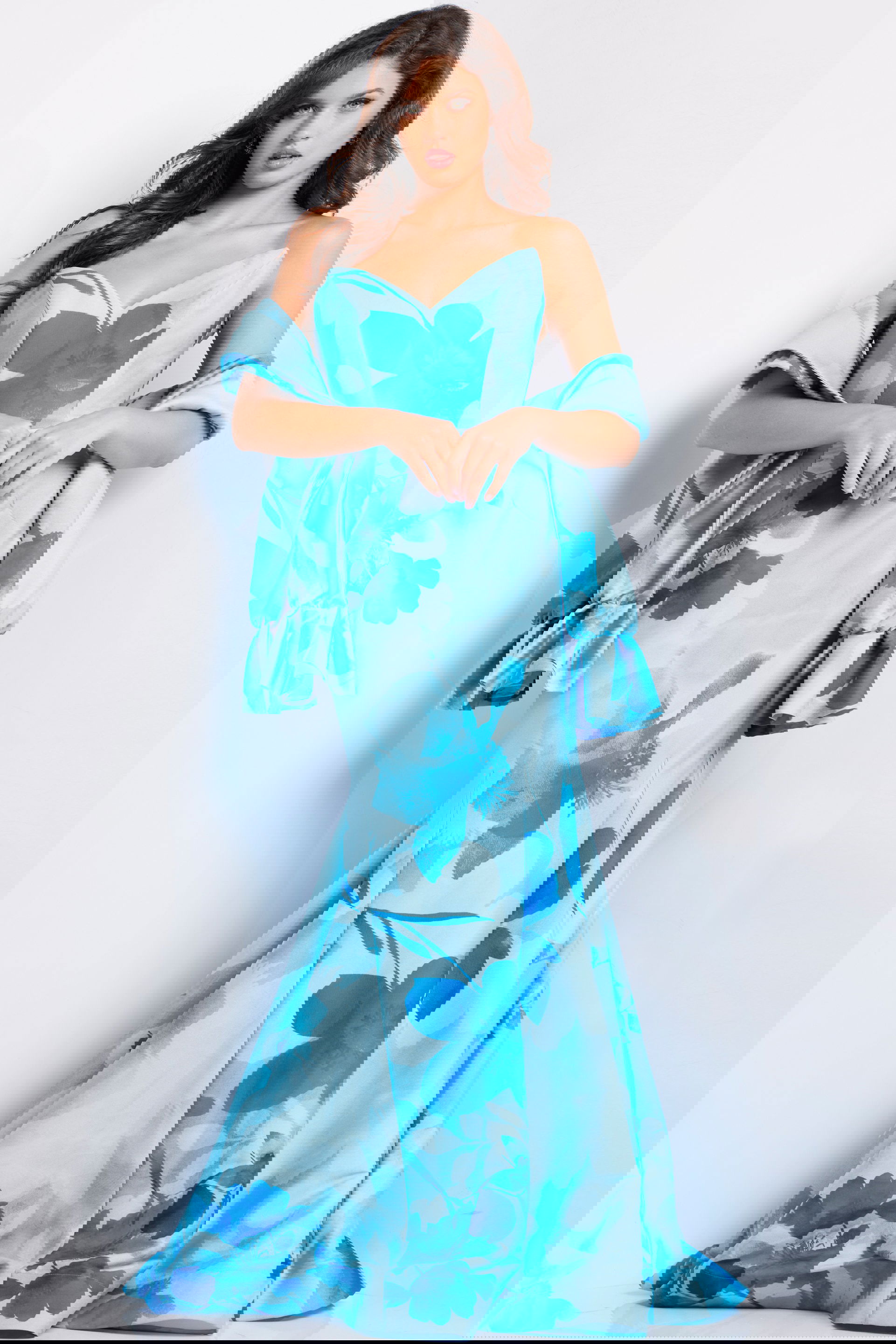 22706_BLUE_2018.jpg Model wearing Jovani 22706 blue mermaid gown with sweetheart neckline