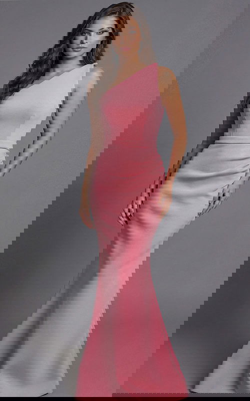 Strapless Back Fitted Gown With Seam Contour Finish