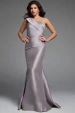 One-shoulder gown with a tailored fit and mermaid silhouette