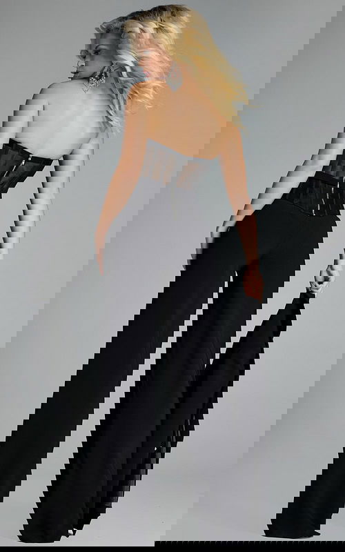 Model wearing Jovani dress 39755-1.