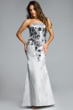 Model wearing Jovani dress 40166.