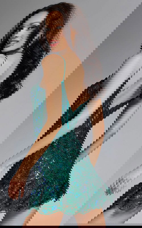 Model wearing Jovani dress 40383-1.