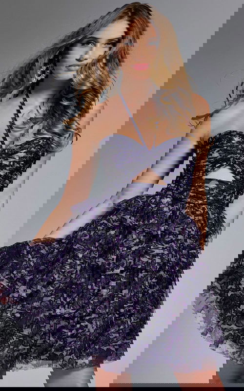 Model wearing Jovani dress 40424.