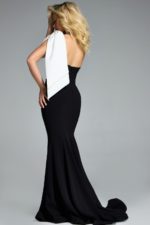 Model wearing Jovani dress 41132.