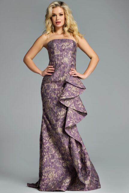 Model wearing Jovani dress 41134.