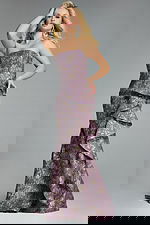 Model wearing Jovani dress 41134.