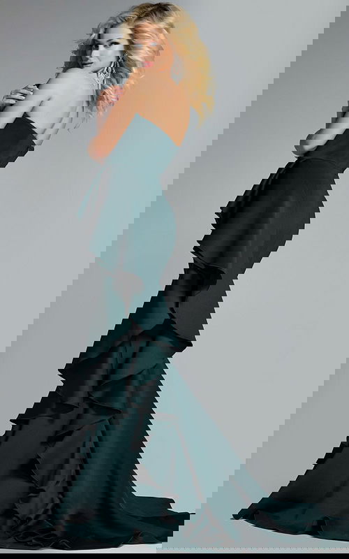 Model wearing Jovani dress 42543-1.