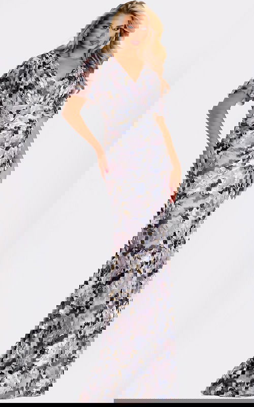 Model wearing Jovani dress 43046.