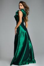 Model wearing Jovani dress 43048.