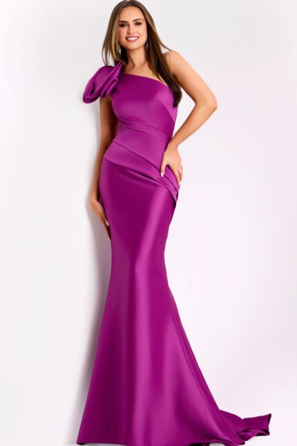 Model wearing Jovani dress 43273.