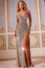 Model wearing Jovani dress 43623.
