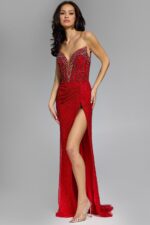 Model wearing Jovani dress 43921-1.