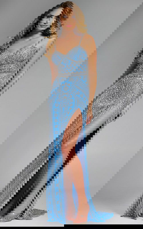 Model wearing Jovani dress 43932.