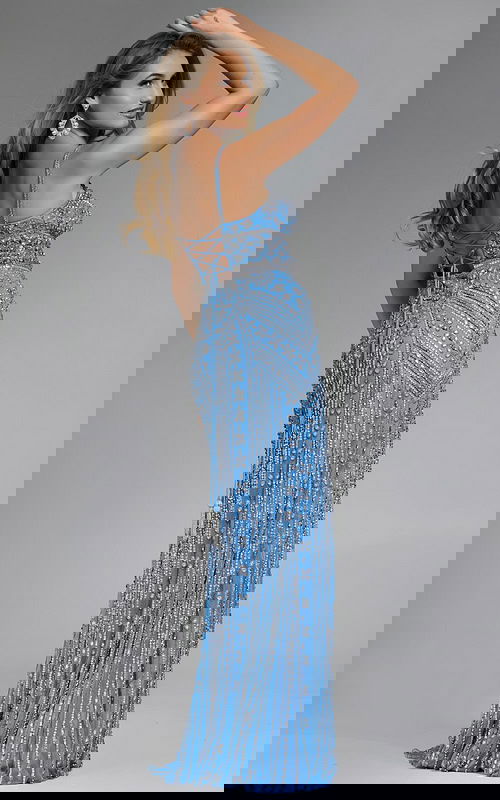 Model wearing Jovani dress 43932.