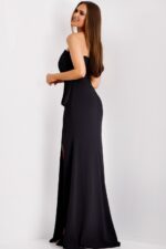 Model wearing Jovani dress 43970.