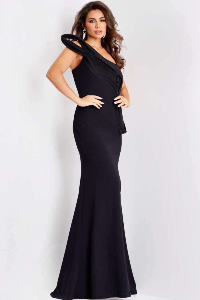 Model wearing Jovani dress 43970.