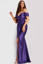 Model wearing Jovani dress 44039.