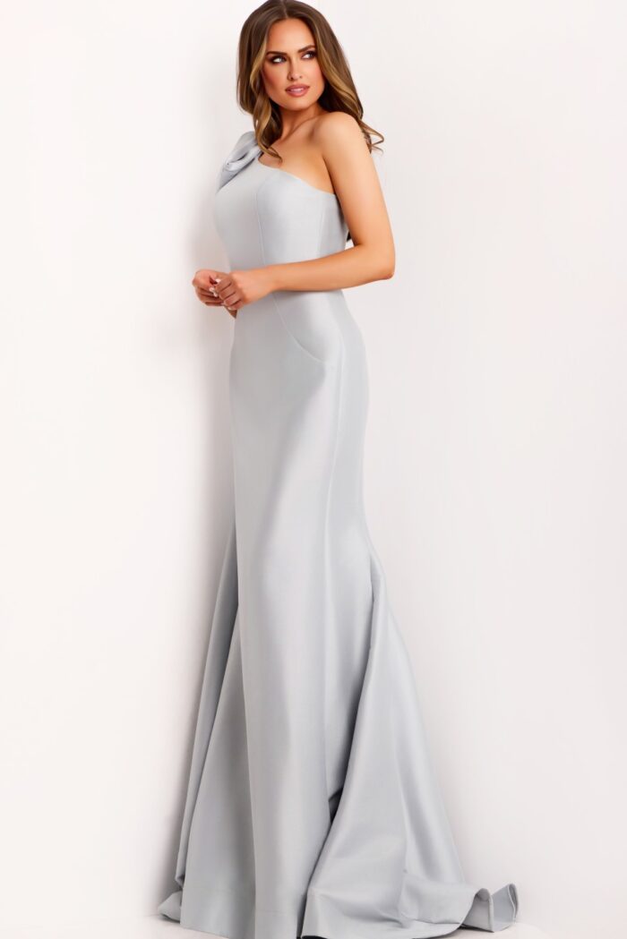 Model wearing Jovani dress 44176.