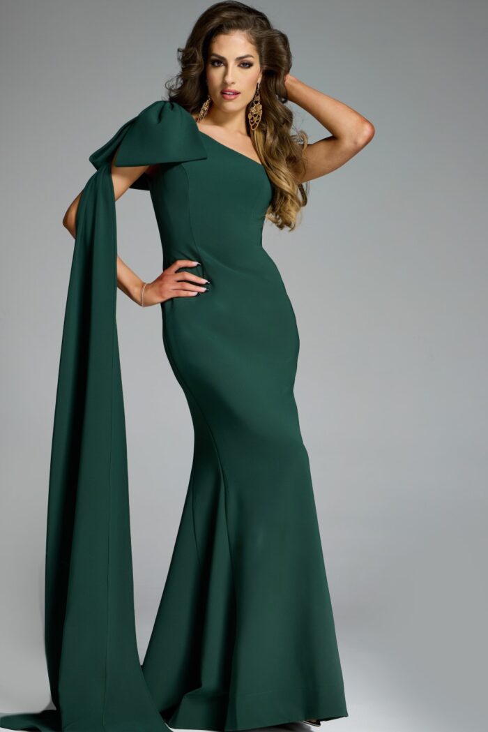 Model wearing Jovani dress 44177.