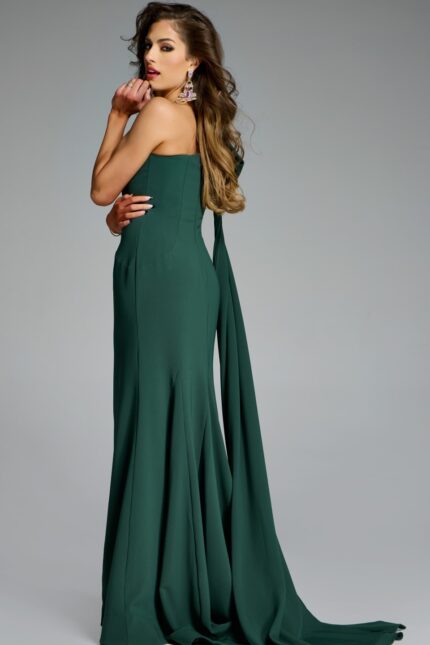 Model wearing Jovani dress 44177.