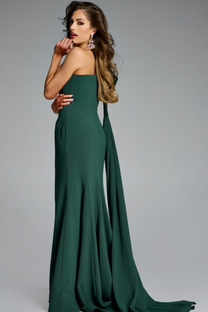 Model wearing Jovani dress 44177.