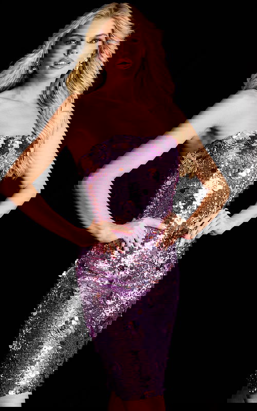 Fitted sequin party dress with shimmering details