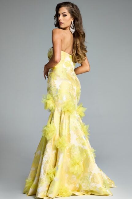 Model wearing Jovani dress 44351.