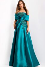 Model wearing Jovani dress 44352.