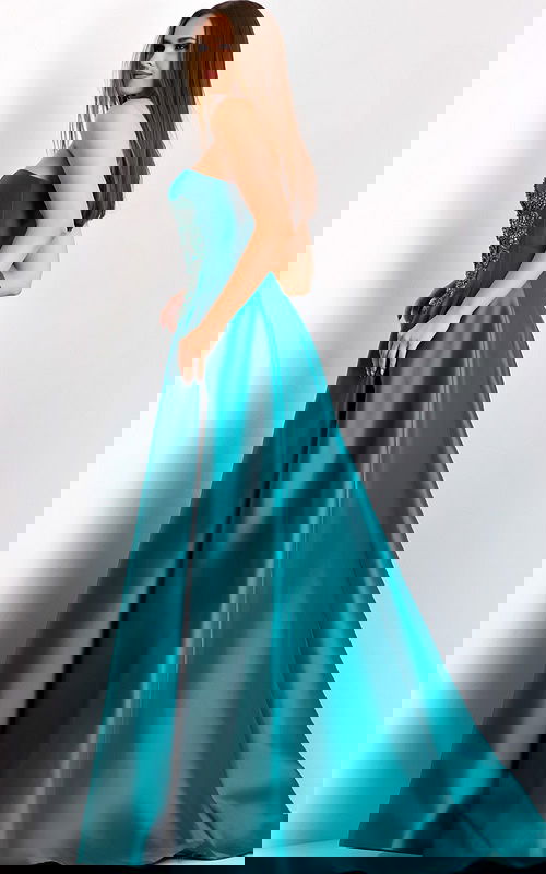 Model wearing Jovani dress 44352.