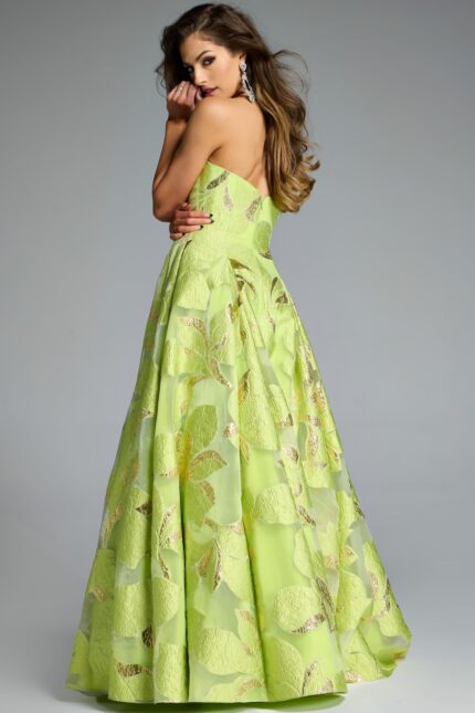 Model wearing Jovani dress 44369.