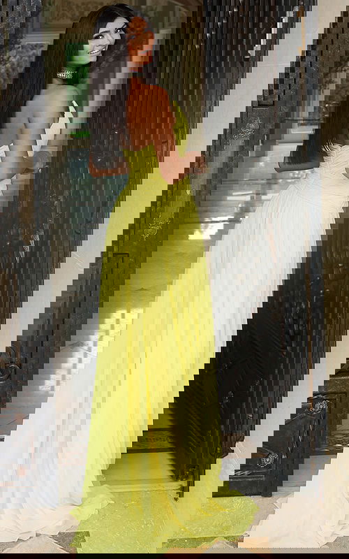 back of yellow flowy dress 44405