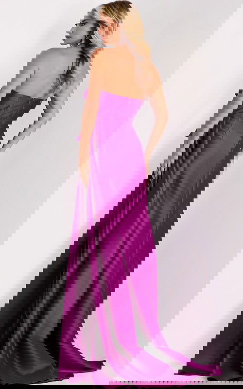 Model wearing Jovani dress 44526.