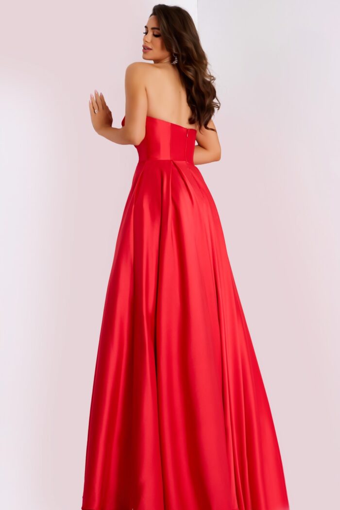 Model wearing Jovani dress 44531.