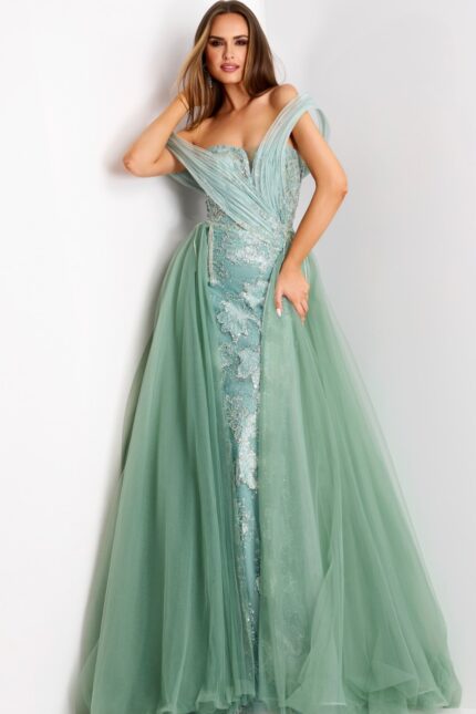 Model wearing Jovani dress 44591.