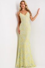 Model wearing Jovani dress 44668.