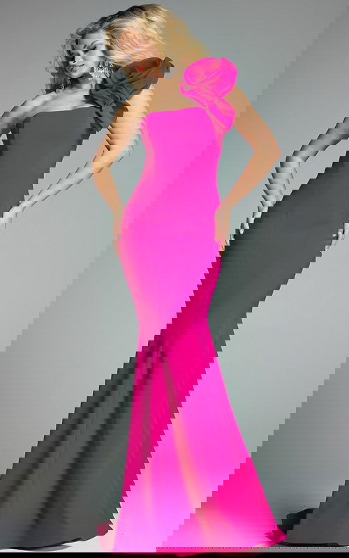 Model wearing Jovani dress 44711.