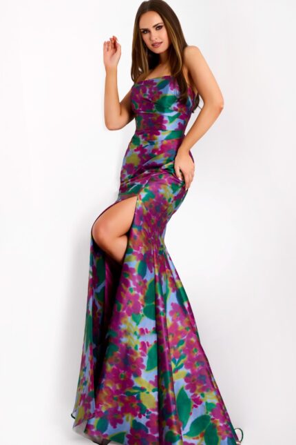 Model wearing Jovani dress 44714.