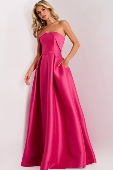 Model wearing Jovani dress 44719.