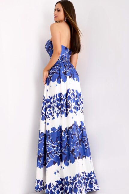 Model wearing Jovani dress 44720.