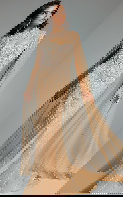 Model wearing Jovani dress 45077.