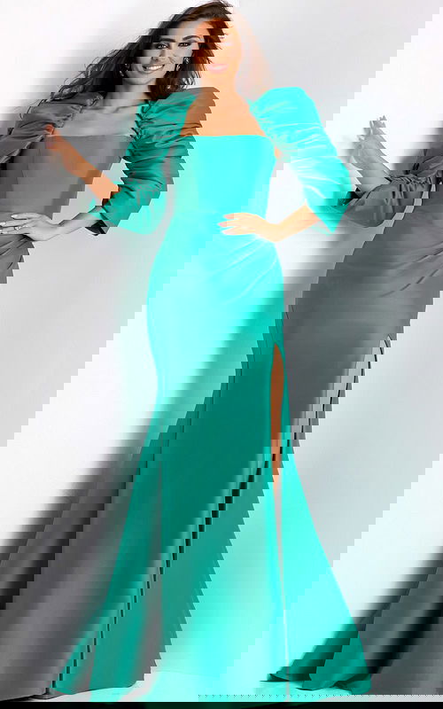 Model wearing Jovani dress 45214.