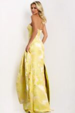 Model wearing Jovani dress 45289.