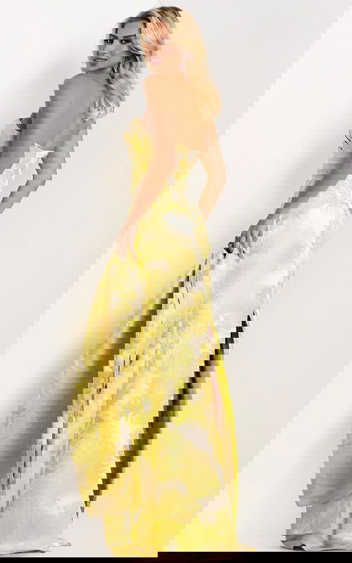 Model wearing Jovani dress 45289.