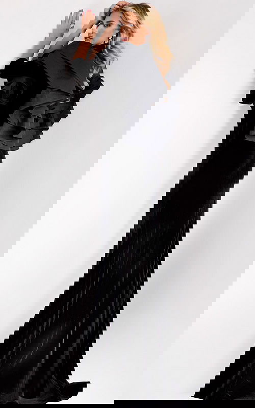 Model wearing Jovani dress 45322.