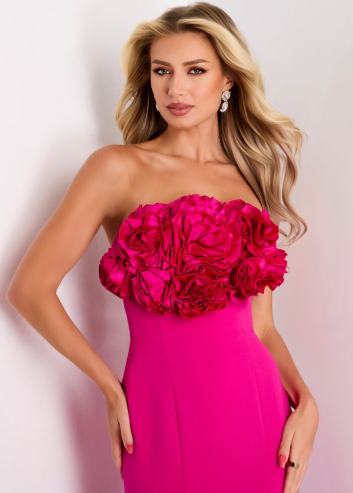 Model wearing Jovani dress 45561.