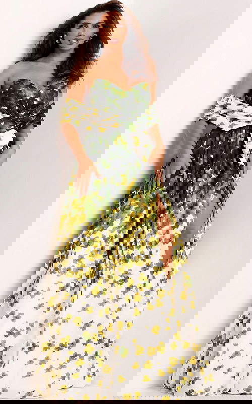 Model wearing Jovani dress 46723.