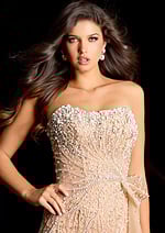 Fitted evening gown with sweetheart neckline and shimmering crystal pattern