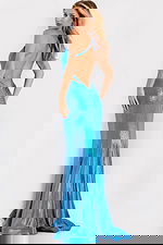 Fitted sequin gown with V-neckline and sparkling finish