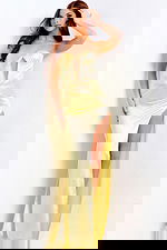 Yellow fitted gown with sweetheart neckline and long train