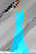 Model wearing Jovani dress D5810-1.